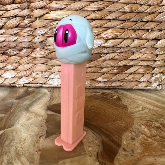 Pez Mummy Halloween 2003 Glow in the Dark - Picture 2 of 6